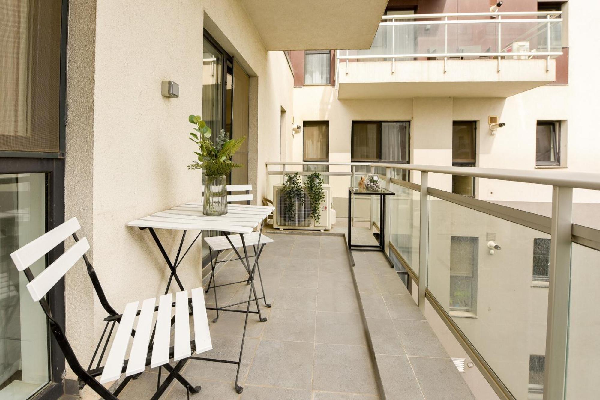 Perfect Stay: Urban Heaven In Aviatiei Business Area Bucarest Habitación foto