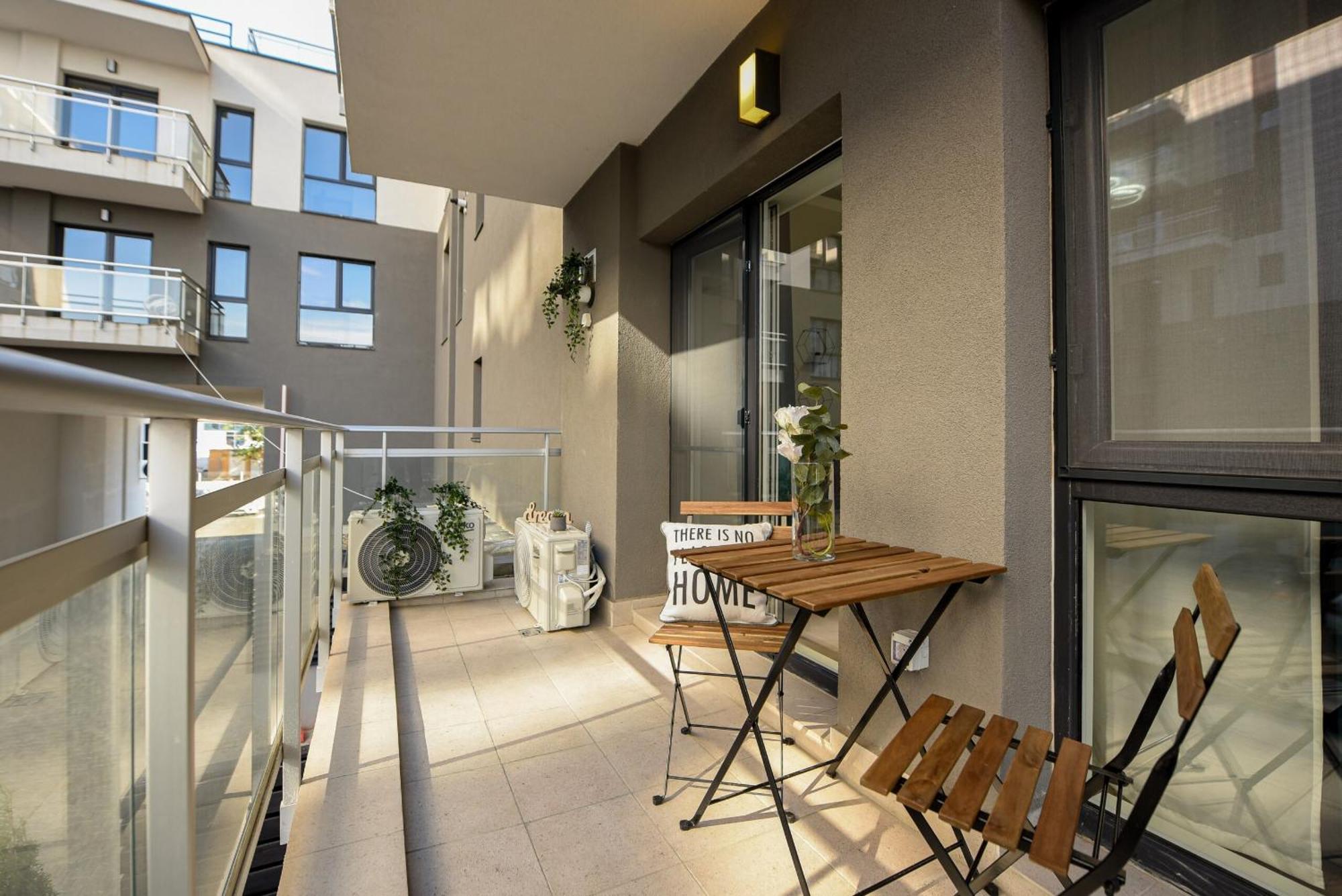 Perfect Stay: Urban Heaven In Aviatiei Business Area Bucarest Habitación foto